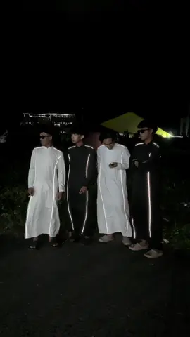 tahun ini nerima kurban, tahun depan kita yang kurban. aamiin.. selamat idul adha brader semua🙏🏻 #fyp #foryou #gamisreflective #gamisnyala #gamis #jubah #jubahnyala #jubahpria #gamispria #gamislebaran #rram_dan 