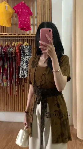 tampil percaya diri - dengan cara kamu sendiri😍  #workwear #officelook #batik #outfitideas #workwearstyle #outfit #kutubaru 