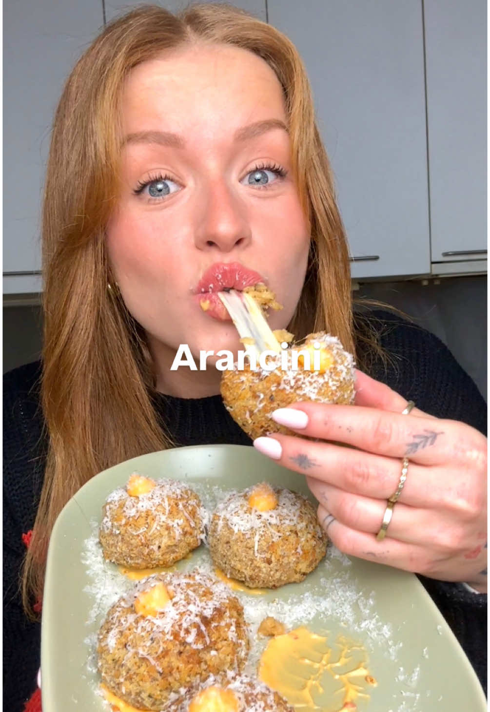 AIR FRIED ARANCINI using yesterdays left over risotto  I’m a little under the weather atm guys, apologies for my voice 🤧 Make them smaller than mine lol Mozz in the middle  Breadcrumbs  Milk  AP flour for crumbing  Brush of olive oil  180 degrees for 20 minutes Flip half way another brush of olive oil  Serve with whatever condiment you have on hand and freshly shaved Parmesan  #arancini #EasyRecipes #DinnerIdeas #appetisers #airfryerrecipes 