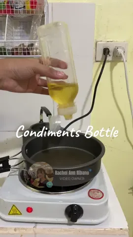 Condiments squeeze bottle inantay ko tlaga eto sabi ko na merun lalabas na gantong ka perfect lalo na sa taong ayaw ng madumihin #plasticbottle #condimentsbottle #kitchenware #household 