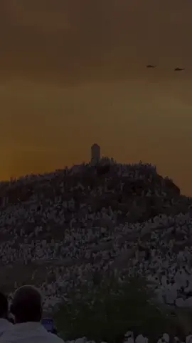 مع ختام يوم عرفة  ‏اللهم أحسن عاقبتنا في الأمور كلها وأجرنا من خزي الدنيا وعذاب الآخرة اللهم تبروا من حولنا وقناون نلتجئ إلى حولك وقوتك اللهم أعنا ولا تعين علينا ونصرنا ولا تنصر علينا واهدنا ويسر الهدى لنا يا رب العالمين 