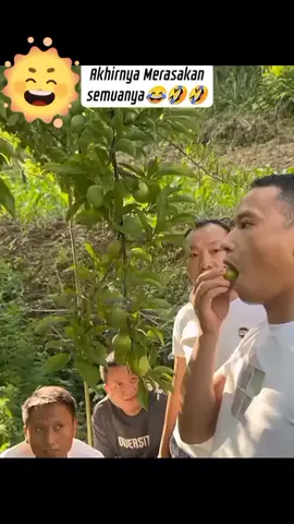 #buah kesemek,tau kan asamnya kebangetan...#satu orang yg makan,harus semua yg rasakan#🤣🤣🤣 