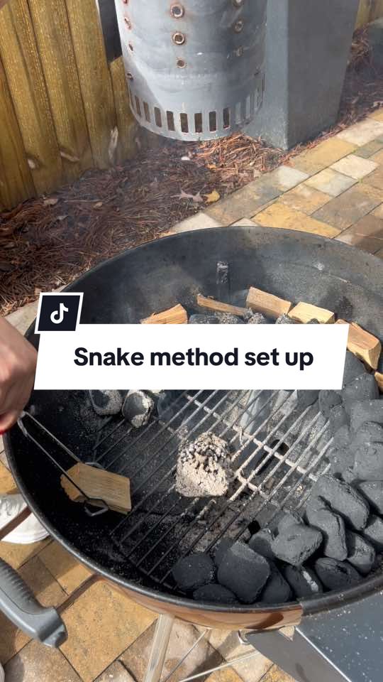 @BURN! #snakemethod #snakemethodkettlegrill #snakemethodgrilling #snakemethodsmoking #bbq 