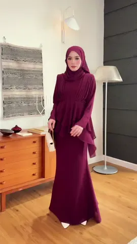 #GRWM with our bella kurung & matching shawl coming soon  ✨ #fyp #bajukurung #kurungcantik #fypシ゚ #bajuraya #kurungviral #kurung #kurungmoden #bridesmaid #kurungraya #ootdhijab #bajukurungcantik #kurunglace #kurungsulam #hijabitiktokgirl #bajukurungmoden #gadismelayu #bajukurungcantik #bajukurungmurah #bajukurungraya #bajunikah 