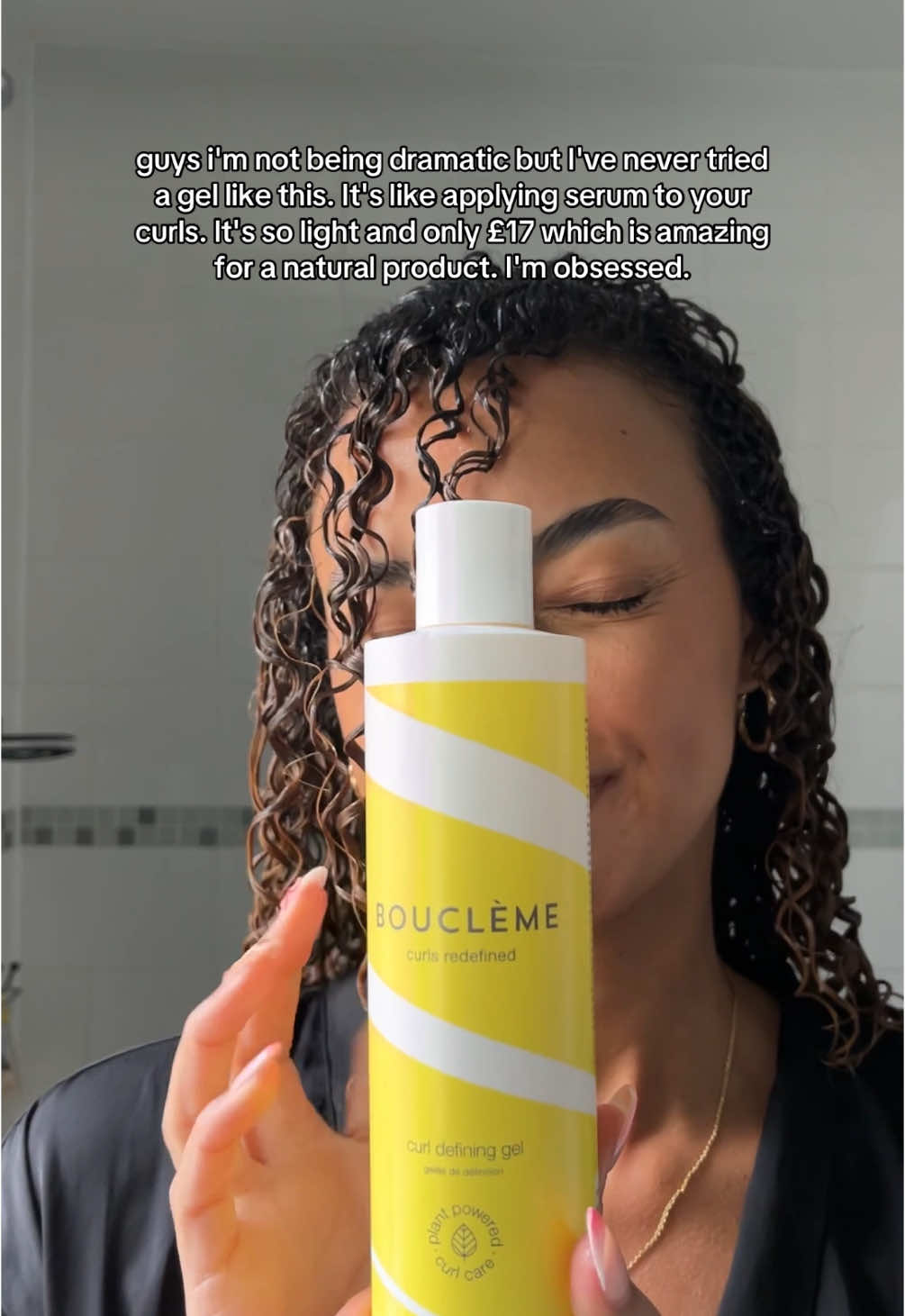 1 Curl Defining Gel sold every 9 minutes for lightweight curl definition 😍✨ #boucleme #curldefininggel #curlyhair #curlgel 
