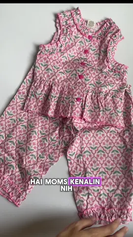 Moms, ini dia setelan anak yang wajib punya! Bahan adem, motif cantik, anak nyaman main seharian 👧💖 #FYP #BajuAnakLucu #SetelanAnak #OOTDAnak #RekomendasiMoms #ViralTikTok
