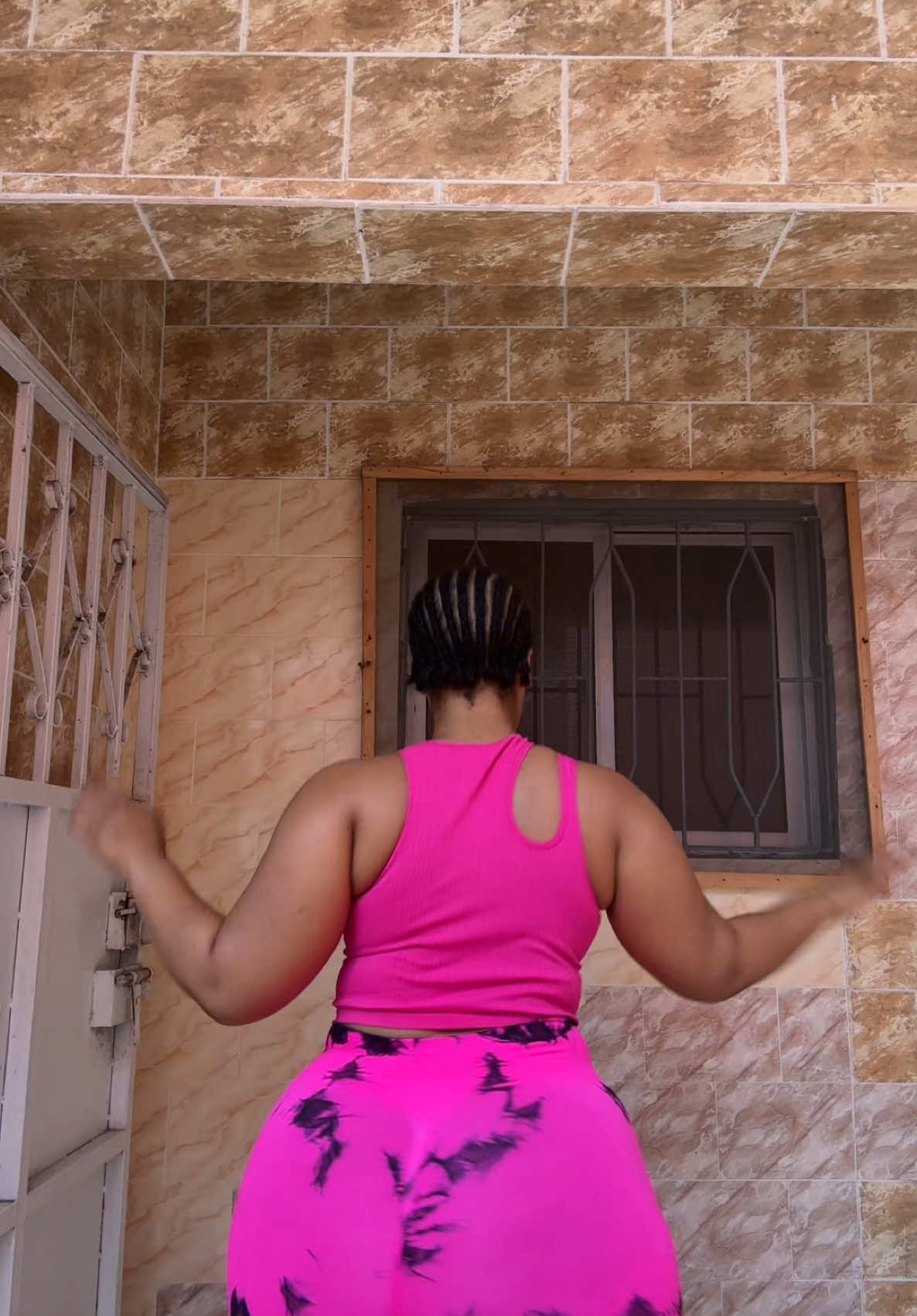 Les gens n’aimes pas les gens 😒❤️🇨🇮🙏🏻#videoviral #pourtoi #visibilite #viral #1m #beaute #🇨🇦 #🇨🇮 #🇫🇷 #🇺🇸  #CapCut #business @PetitpimentdeDebordo @🍫Ange_tayseur🍭 @BKEXPRESS/BKSHOP/BKRESIDENCE mon complet @nifa_fanafouleofficiel 