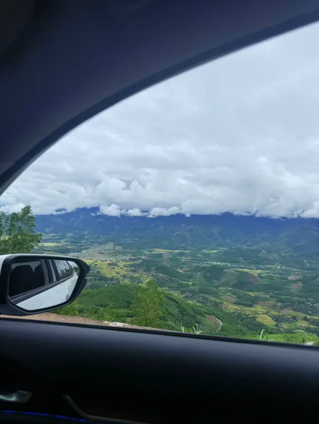Suy cho cùng giữa cái sự đời đang trôi hối hả thứ ta cần chỉ là những khoảng lặng bình yên ... #vatasebinhyen #vietchongaychenhvenh 