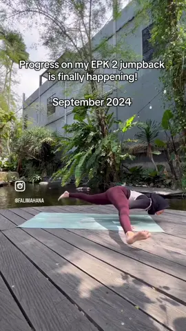 Not perfect yet, still learning and growing 💪🏻 #yogatok #EPK2 