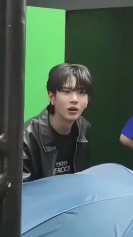 Ẻm làm gì cũng dễ thương hết á mấy má ơiiiii |cre X: Yugyeom89298100| #auausave #auautnp #savewrg #อู่อู๋เซฟ 