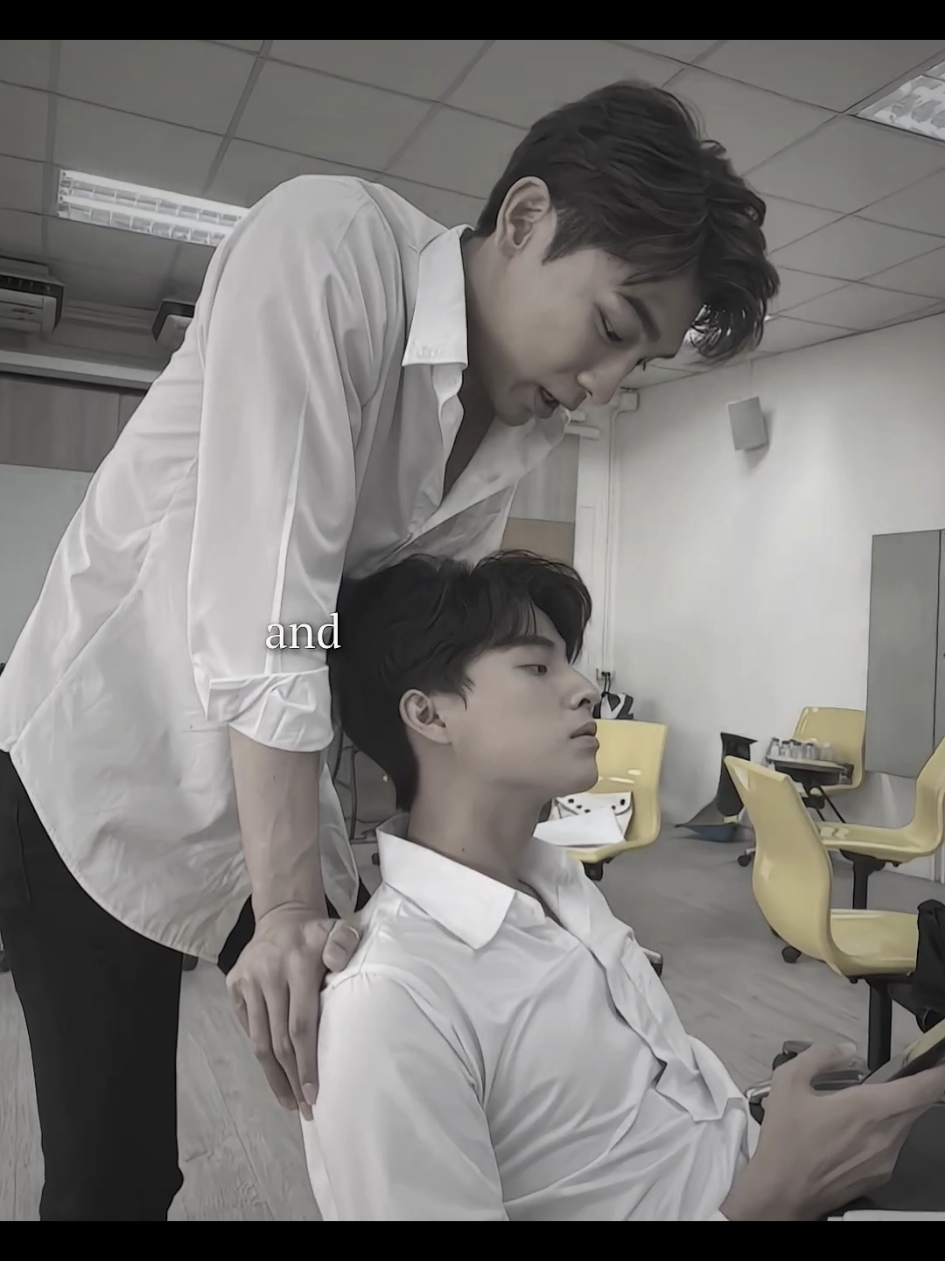 pada akhirnya aku lebih milih untuk bertahan, tenggelam, dan karam bersama mewgulf. #mewtul #mewgulf 