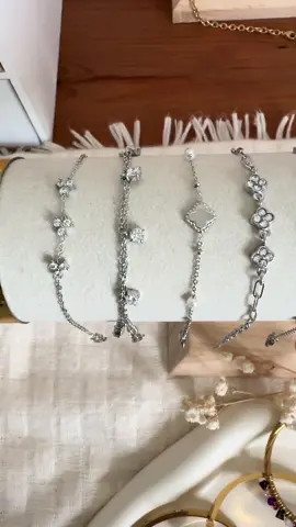 New bracelets. Neue Armbänder 🥰❤️✨#CapCut #JewelryLover #jewelryaddict #finessefemininejewelry #minimaljewelry #elegantjewelry #goldjewelry #jewelryinspo #SmallBusiness #jewelrybusiness #silverjewelry #tiktok #jewels #schmuck 
