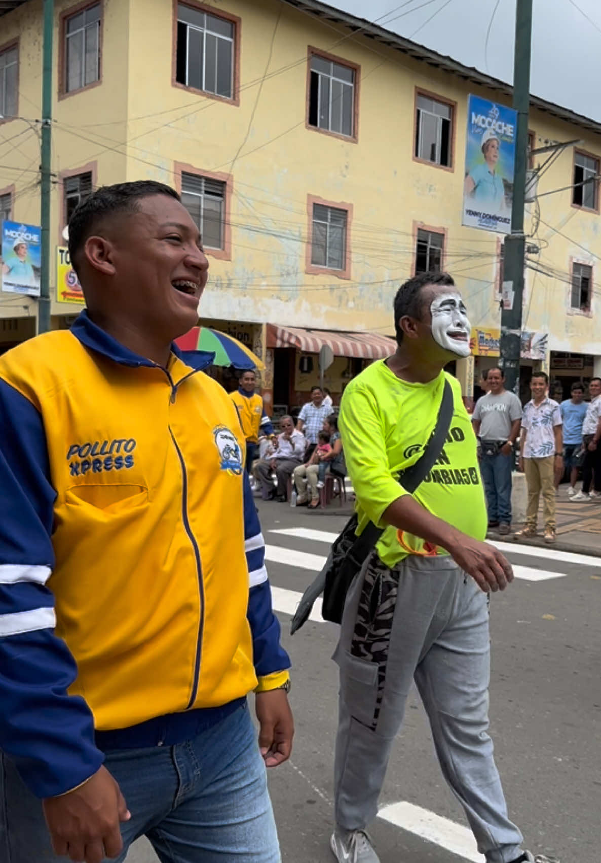 #viraltiktok #mimo #desfile #humor #ecuador #usa #brasil #panama #colombia #divertido #mocache 