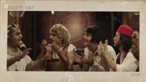 اللي يخاف من العفريت يطلعلو #tikto #tiktokgiaitri #كوميدي #tiktoktravel #ترند #بوب_مارلي #tiktok #العفريت @Hiss Hiss 🐍Comedy @Hiss Hiss 🐍Comedy 