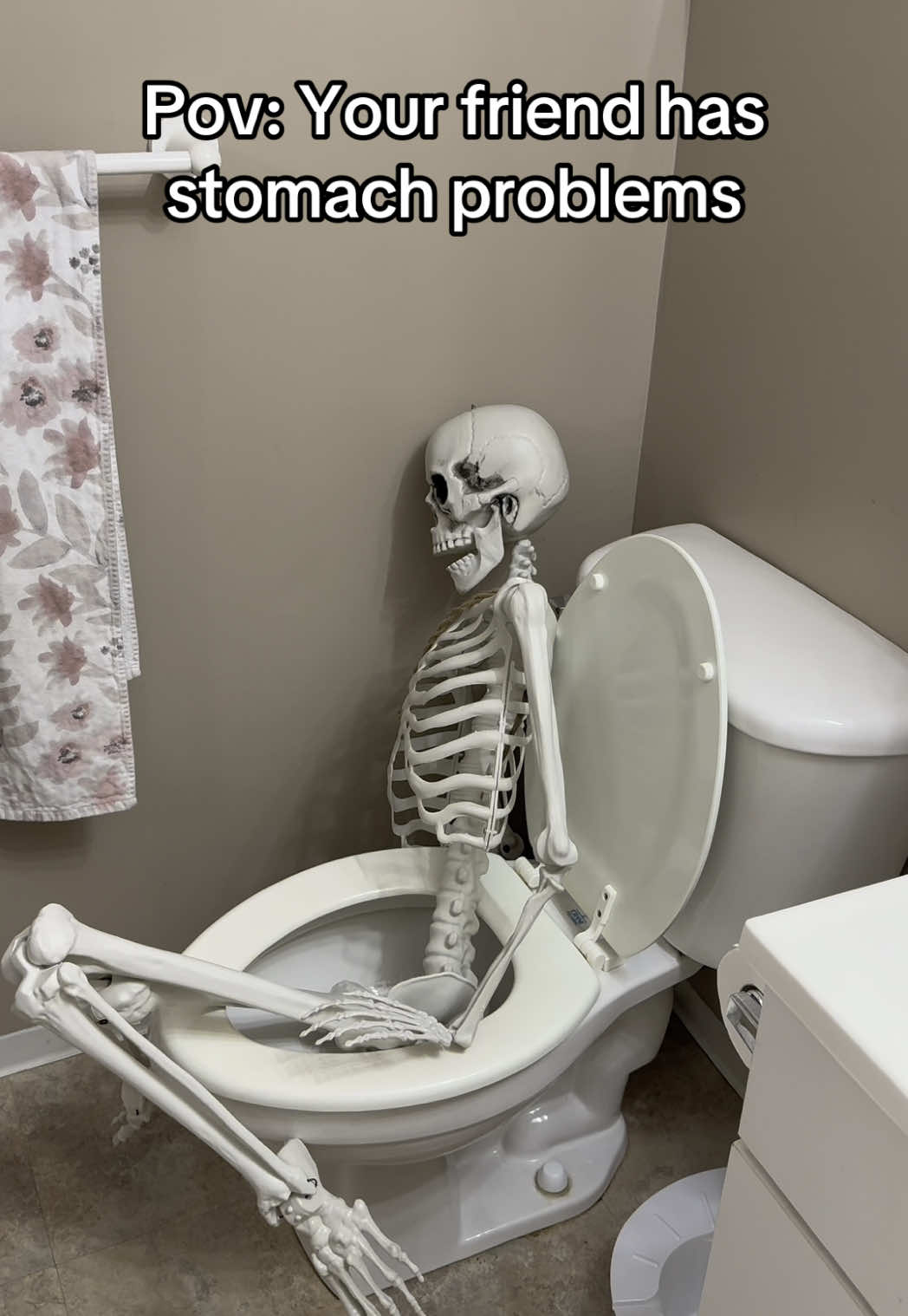Pov: Your friend has stomach issues! 💩 #poop #funnyvideos #stomachproblems 