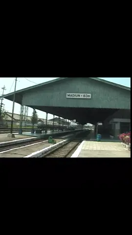 suasana stasiun madiun 2001 era Perumka 