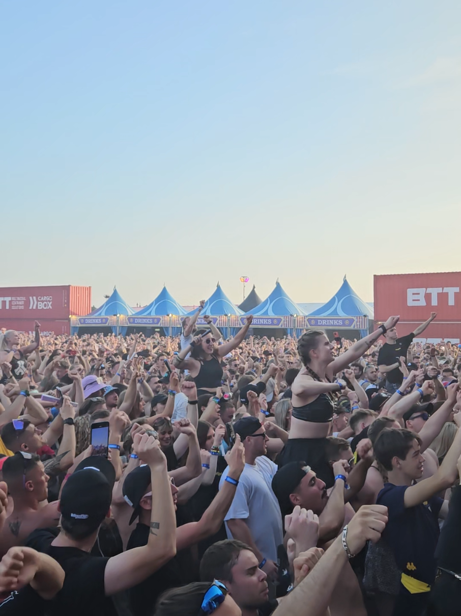 KICKROLL IS NOT A CRIME REACTION 🤤🤩 @The Straikerz @Intents Festival  #festival #dance #hardstyle #raw 