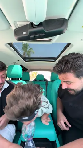 يحيى دايماً بيتدخل باشياء ما بتعنيه وبيوكلها بلاخير 😂❤️😂 #يحيى_الزعبي 