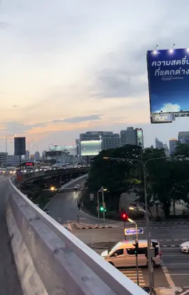 อยากหนีความวุ่นวาย😩 #เธรดเพลง #เธรดเศร้า #เหนื่อย_สตอรี่_ความรู้สึก😔🖤🥀 #วิวเมืองกรุง #fyp 
