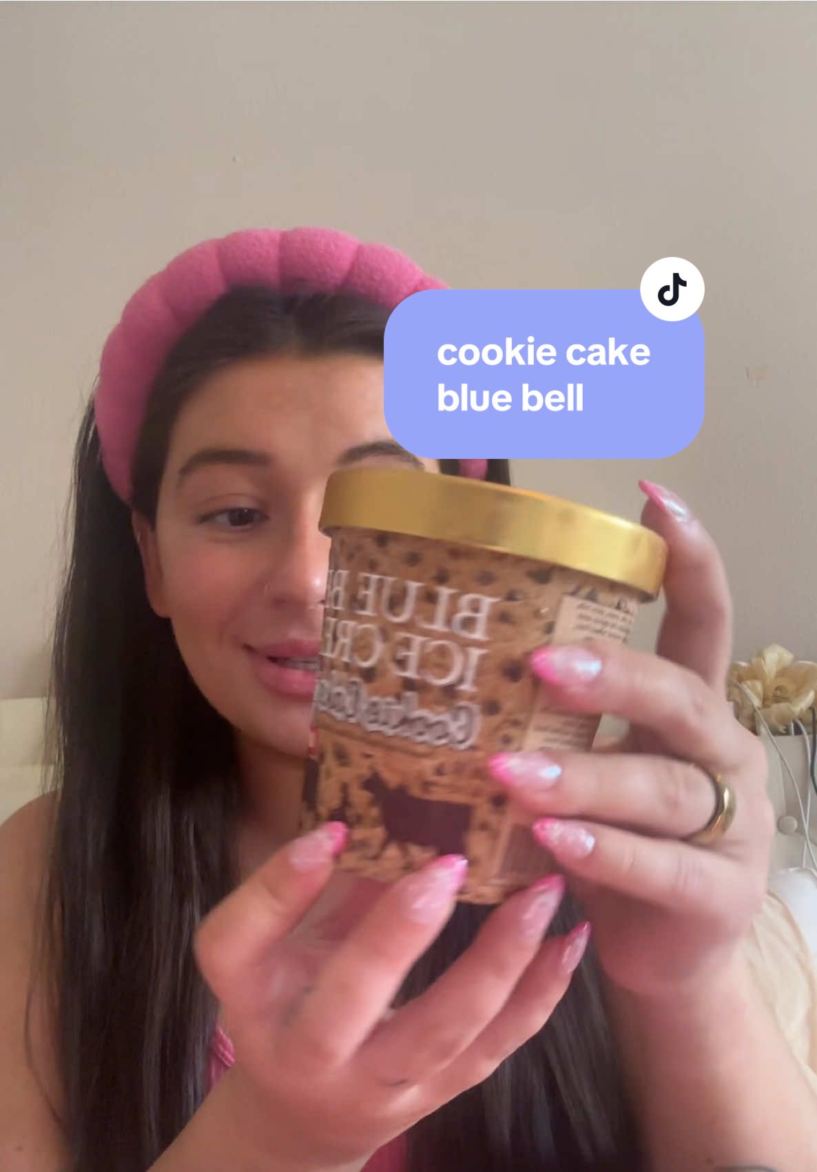 almost 40 weeks pregnant ..dinner is served!!🍪🍨 #bluebell #bluebellicecream #bluebellcreameries #cookiecake #cookiecakes #cookiecakeicecream #icecream #icecreamcake #icecreamtastetest #cookiecakebluebell #bluebellcookiecake 