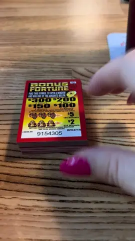 They call it cardboardCRACK for a reason 🤤#cardboardcrack #lines #pulltabasmr #pulltabswin #minnesotapulltabs #fyp #playbacks 