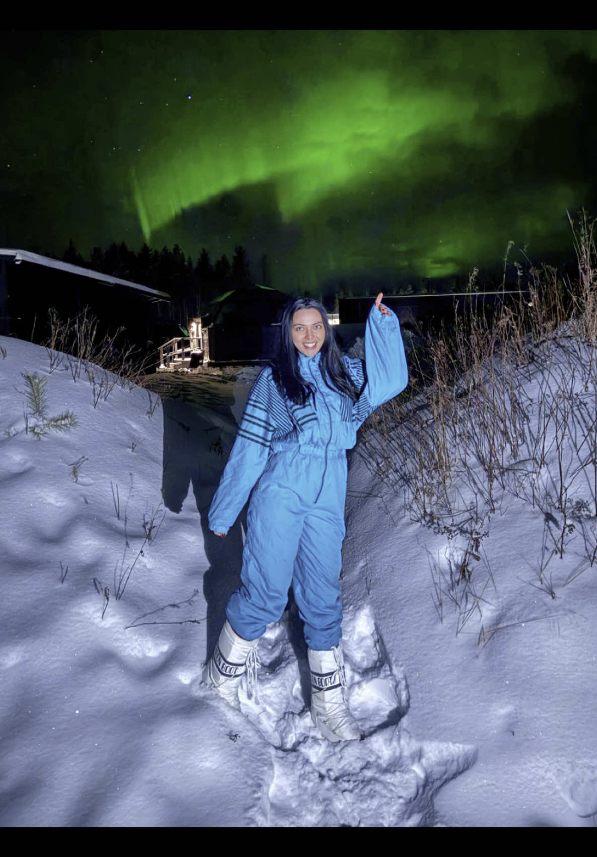 @icehotelsweden  ⸻ “The Icehotel – rooms made of snow and ice, a restaurant like no other, and glasses you smash against the wall after drinking. A sky lit up by the Northern Lights. One of the most unforgettable experiences of my life.” ❄️🌌🥂 Gjithcka akull,restoranti,dhomat,gotat(ku mbasi i perdor i thyen ne mur). Nje qiell qe ndizet nga dritat shumengjyrsh Aurora. Nga eksperiencat me fantastike ne jete. #icehotel #lappland #icelife #aurora #auroraborealis #light#lightinthesky #rovaniemi 