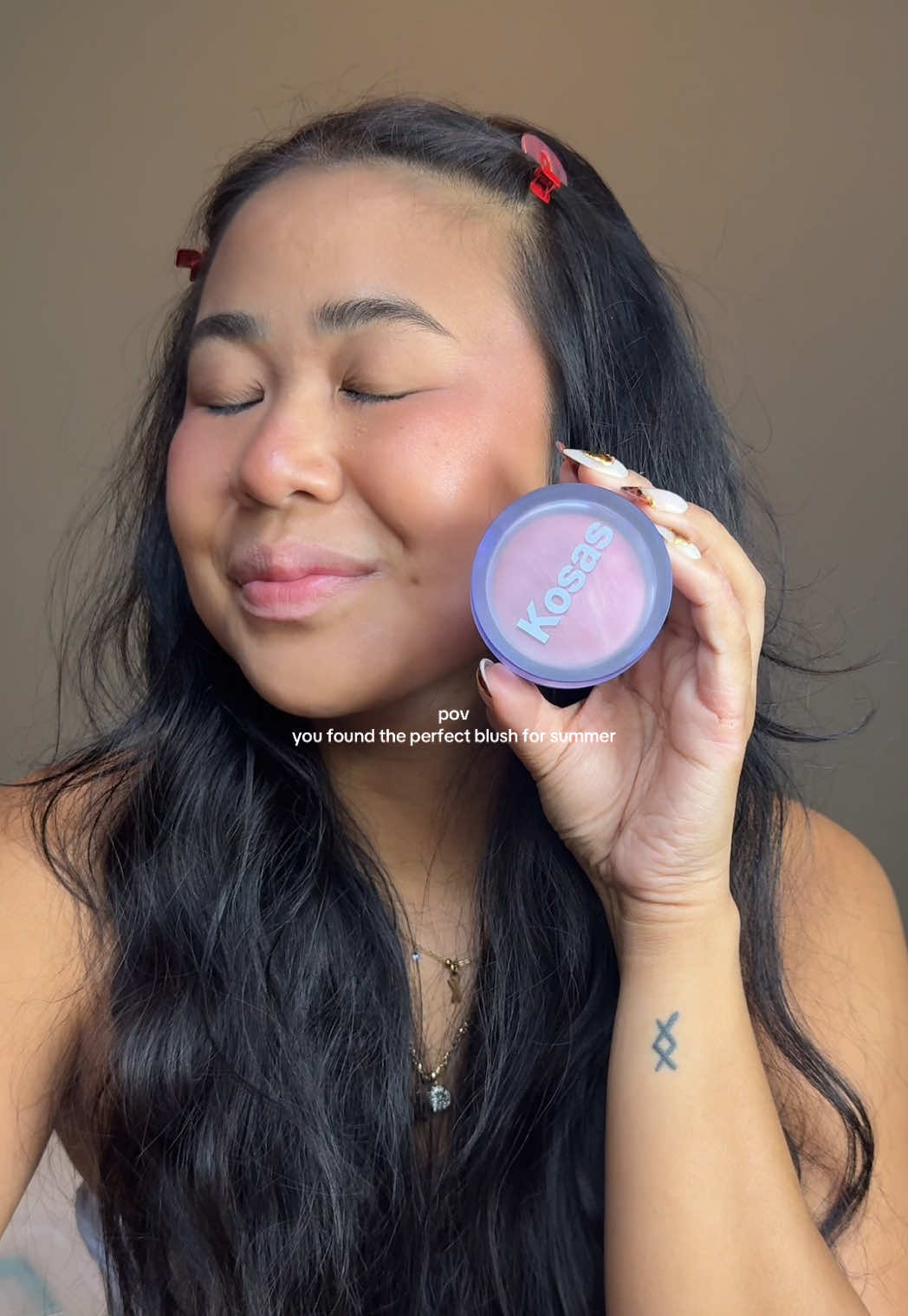my new favorite blush @Kosas 😍 #kosas #kosasblush #blush #makeupfinds #filipino #filipinomakeup #fyp #beautycreator  