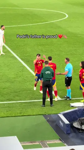 Proud of his son 👏🏽 #spain #france #nationsleague #footballtiktok #football #fussball #lamineyamal #pedri #gavi #nicowilliams #daniolmo #fabianruiz #cucurella #huijsen #ferrantorres #raulasencio #asencio #mbappe #mbappé #kylianmbappé #kylianmbappe #barcola #olise #michaelolise #dembele #ousmanedembele #tchouameni #koundé #upamecano #doue #desiredoue #kolomuani #camavinga #baller #nextgen #ballondor #wow #skills #skill #dribbling #pedrigonzalez 