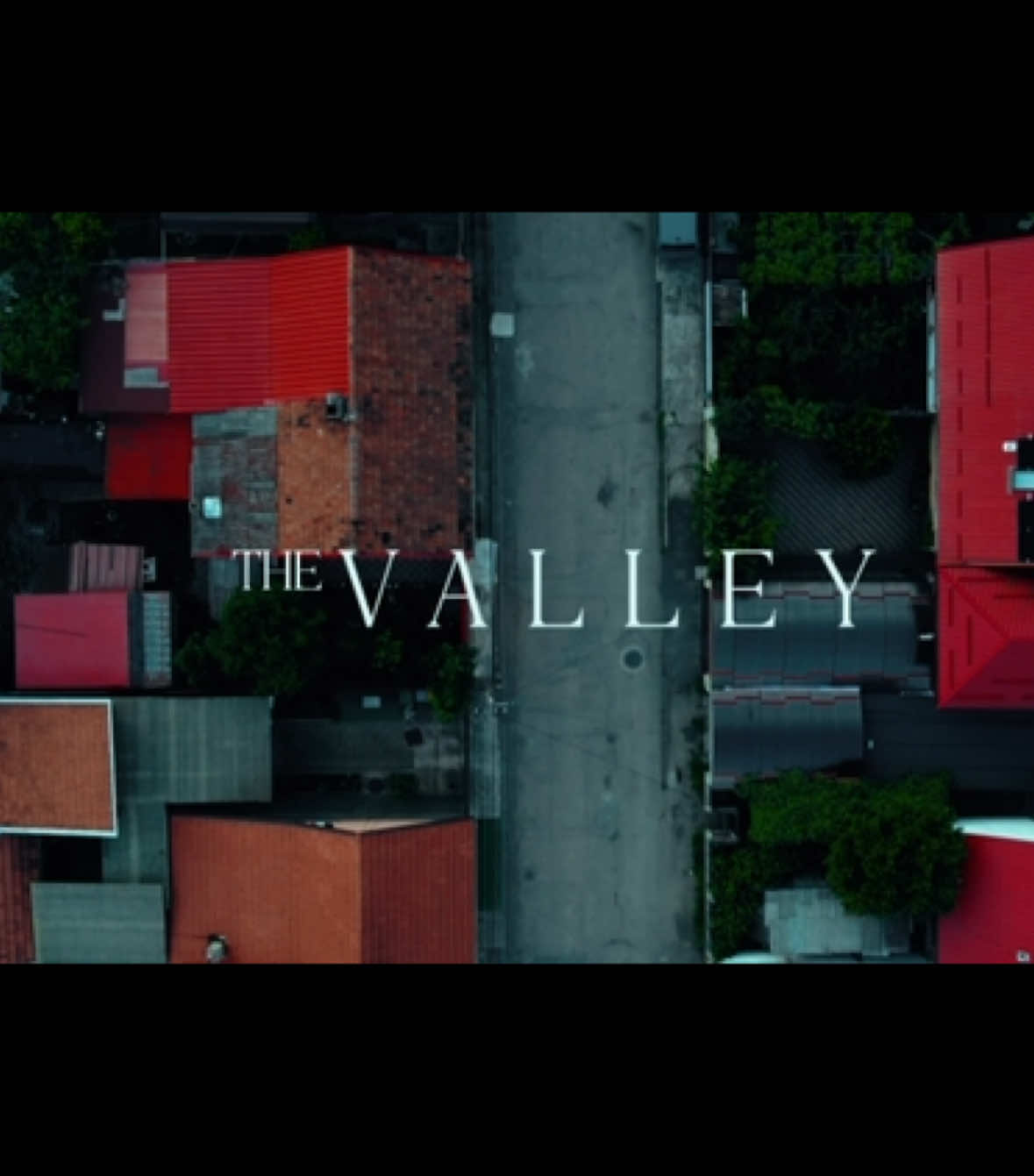 Un nou început. Faceți cunoștință cu cea mai fresh serie disponibila in curand, “The Valley”. Materialul de mai sus reprezinta primul Teaser, dintr-un total de 5 | #cinevista #series #cinematography #fyp #romania🇷🇴 #petrosani 