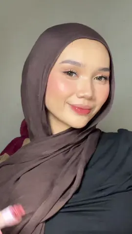 Membalas @luffee ini tutornyaa  Product :  - wardah colorfit ~ summer peach - skintint YOU ~ rose vanila - skintific ~ ivory - barenbliss ~ eyebrow duo - somethinc hooman under control ~ natural - dazzle me ~ hijau  - face palette pinkflash ~ PK02 - stacey ~ sunkissed - contour palette judydoll ~ warm  - wardah lipcream ~ 27 behave - wardah lip glasting ~ 12 shine sorbet - barenbliss lip tint ~ 01 queen bae #makeup #makeuptutorial #iedadha 