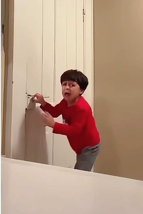 Terrifying music 👻👻 #tiktok #funny #baby #prank #scared #haha #fyp #happy #for #music #usa