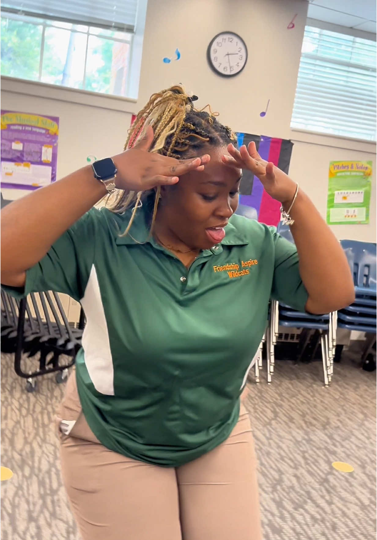 Throwbacks unlocked 🔓🎶 #fyp #foryou #thealiapope #viral #school #explorepage #creator #teachersoftiktok #teacher #fun #finishthelyrics 