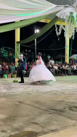 #bodas #oaxaqueñas #elmandilon #wedding #Tradicionesparabodas #boda #tradicionesmexicanas #tradicion #novios #boda #mexico #mandilon #fyp #sueño #patiiiiiiiiiiiiiiiiiiiiii #memestiktok #jajaja #viralvideos #tic #viralvideos #dalelikeeeeee #iloveyou #novios #gwm #teamo #comedia❤️‍🩹👰🏼🤵🙈😅@abby.mar_3 🫶