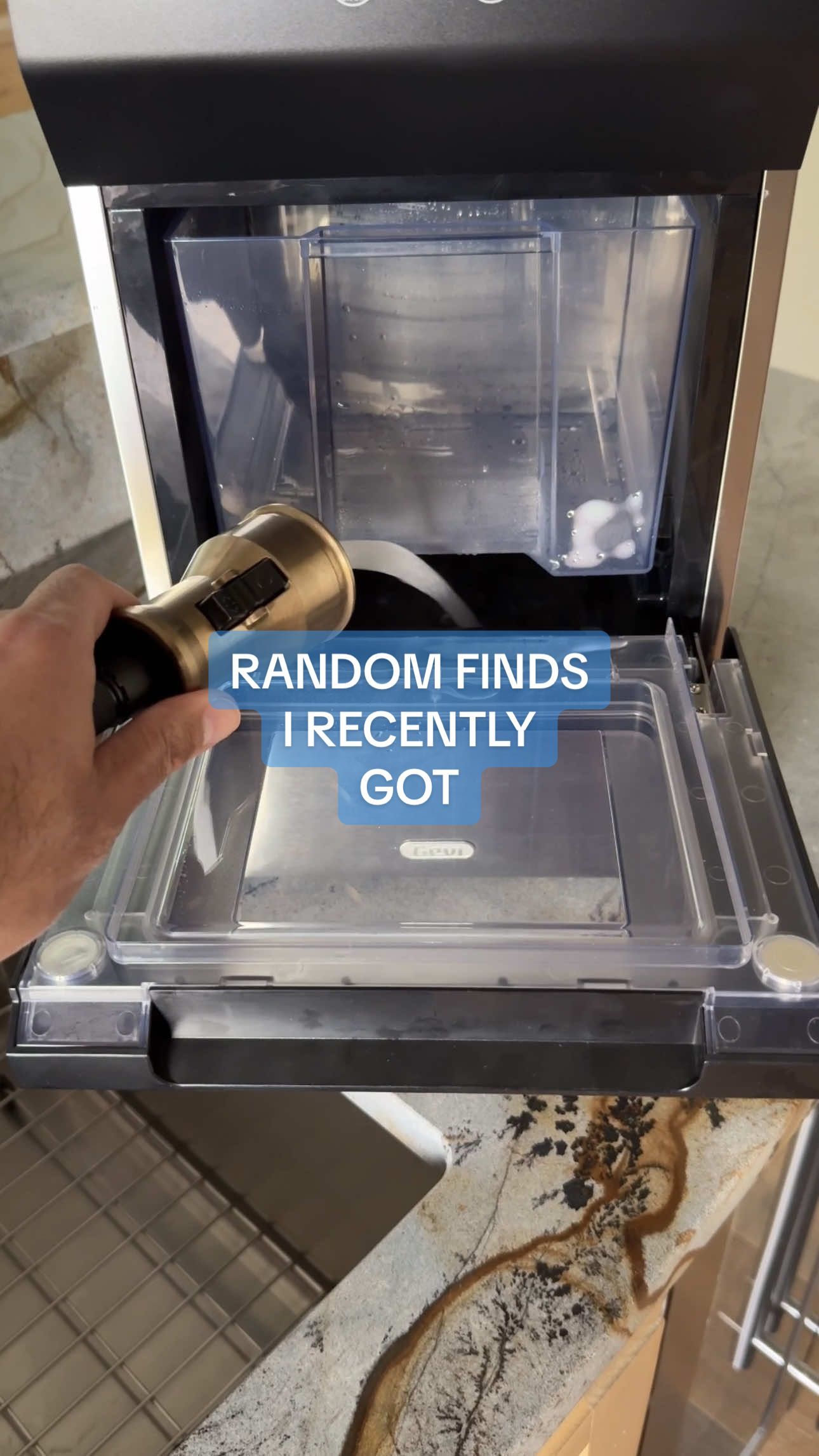 The crunchiest thing in my kitchen 🧊 #amazonfinds #kitchen #icemaker #kitchengadgets #nuggetice #KitchenHacks #kitchenware #amazonfavorites #icecube #salfinds 