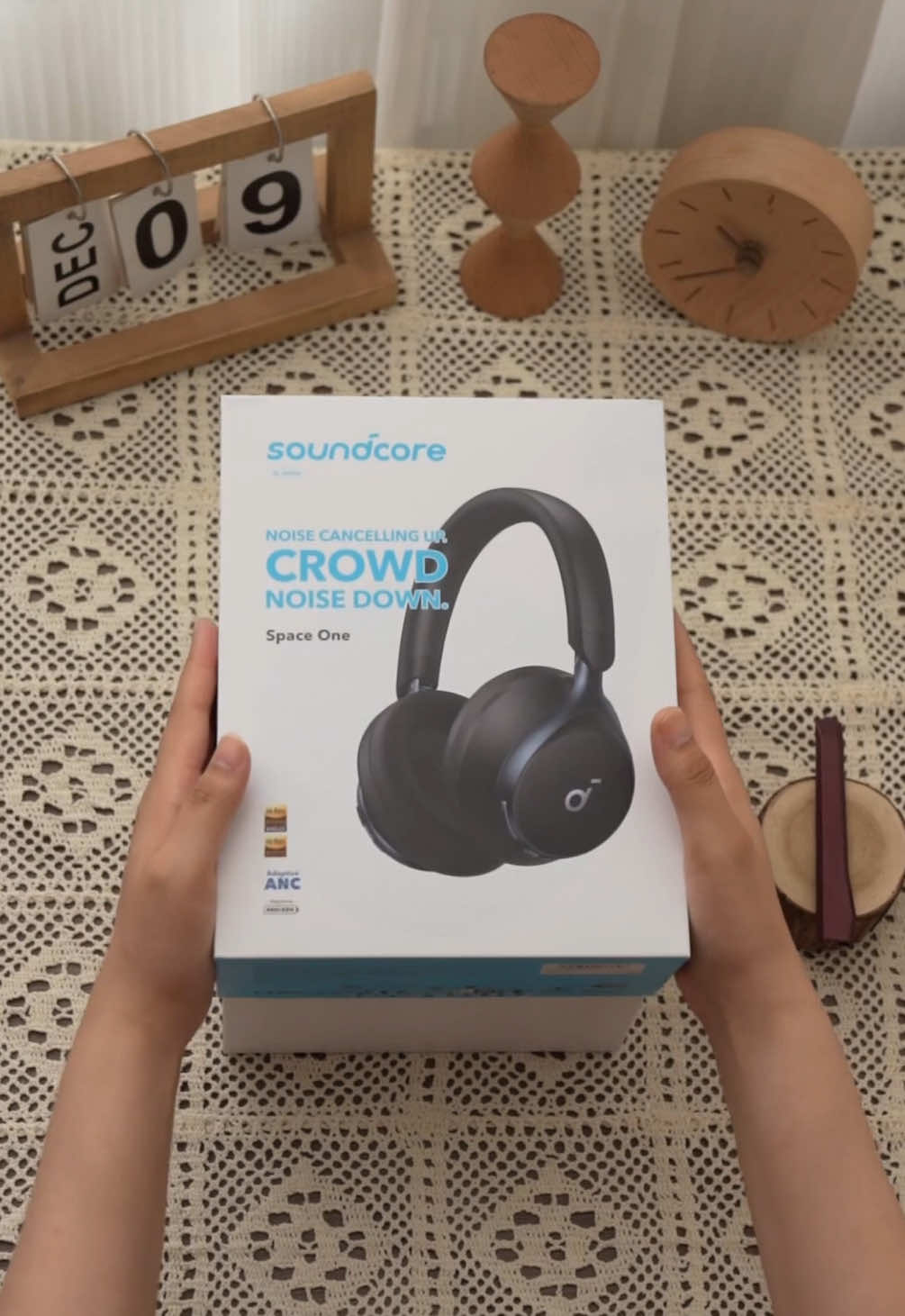 🎧Die soundcore Space One Jetzt bis Sonntag im Weekend Sale für nur 69,99 € statt 99,99 € im TikTok Shop – und bis zu 46 % Rabatt auf Anker & soundcore Produkte sichern! 🛍️ Die soundcore Space One liefern dir satten Hi-Res Sound, starke Geräuschunterdrückung & stylisches Design – perfekt für jeden Moment. ✨ #soundcore #spaceone #anker #noiseCancelling #bluetoothaudio #kopfhörerliebe #techstyle #tiktokshop #weekendsale #rabattalarm #techshopping #angebotderwoche #asmr #unboxing