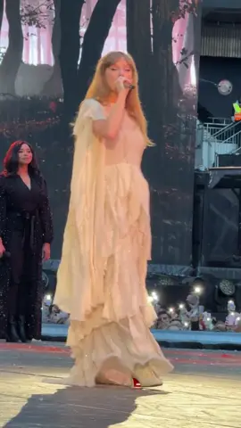 Beauty #taylorswift #erastour #swifttok #fyp 