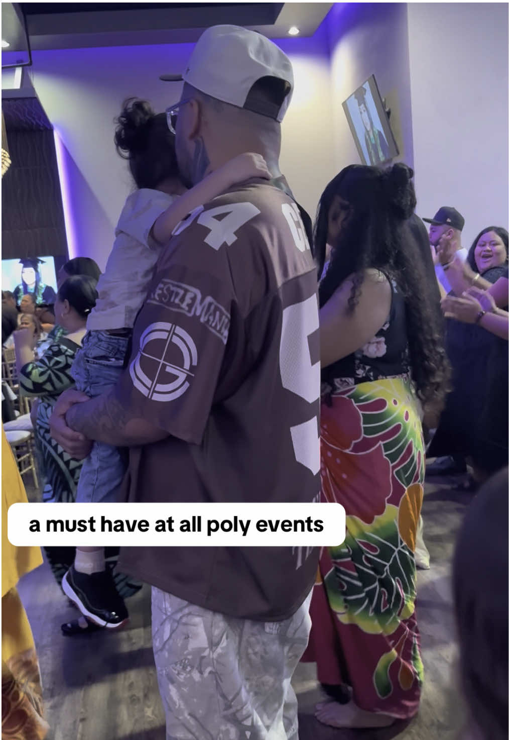 The electric sliiiiiide #samoan #polynesian #family #dance #foryoupage 