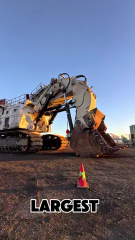 The largest hydraulic shovel the big and nasty RH400 #mining #mechanic #dirtlife 