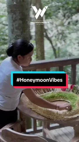 أجواء رومانسية تبدأ من أول لحظة دخولك الغرفة! 💕   ديكور خاص لشهر العسل... ورد، شمع، وتفاصيل تنبض حباً!   مع *يلا ويساتا*، نجهز لك كل لحظة تصير ذكرى ما تنسى ✨ #شهر_العسل #ديكور_رومنسي #يلا_ويساتا #HoneymoonVibes #RomanticStay  #saudiarabia🇸🇦  #saudiarabia  #IndonesiaLove