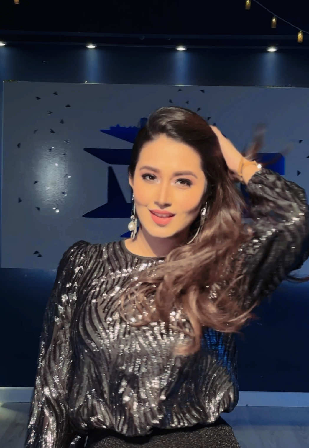 Dance cover of Akashete Lokkho Tara 2.0 #insaaf #tiktoktainment #trending #fyp #musictok #akashetelokkhotara #tasniafarin #mila #OOTD #dancecover #dancetok 