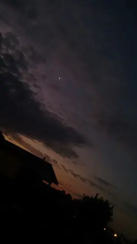 ᶜʰⁱⁿᵐᵃʸⁱ ᵛᵒⁱᶜᵉ 🤍🫠 . . #muththamazhai #lyric # #thuglife #chinmayi # #arrahman # #vilunthalumalatheelunthiru #