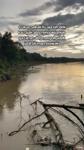 abg kira cuman nengok rupanya adek ikutan jadi siluman juga😭#fyp #masukberandafyp #katakatalucu #cakapmedan #foryou #xybca #storywa #storytime #berandatiktok #lagubatak #kecewa #fypage 