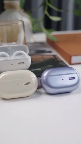 🎧 Pearlclip Pro – 4가지 감성 컬러 등장! 어울리는 컬러, 골라볼까?✨ 🖤 클래식 블랙 – 시크한 무드 🤍 퓨어 화이트 – 깔끔하고 모던하게 💜 소프트 퍼플 – 여름 포인트로 딱! 🤎 웜 베이지 – 데일리로 은근히 예쁜 컬러 👂클립형으로 편안한 착용감 + 고음질 💡가볍게 꽂고, 자유롭게 움직여요! #PearlclipPro #사운드피츠 #이어폰추천 #무선이어폰 #컬러맛집 #여름템 #클립형이어폰