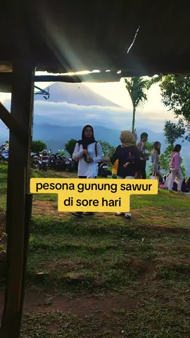 gunung sawur dan pesona semeru#gunungsawur #pesonasemeru #semeru #mahameru #loji #fupage #alam 