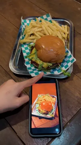 When the virtual craving becomes a real life masterpiece 🍔💥 #fyp #foryou #gourmetburger #cheeseburger #fries #juicy #craving #cafeaesthetic #cafe #kodokkodok #gombak #worthit #cafeinkl #hiddengems #viral 