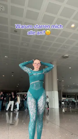 Hä??🤨🤨  bestimmt wegen meinen schönen heels 👠😍