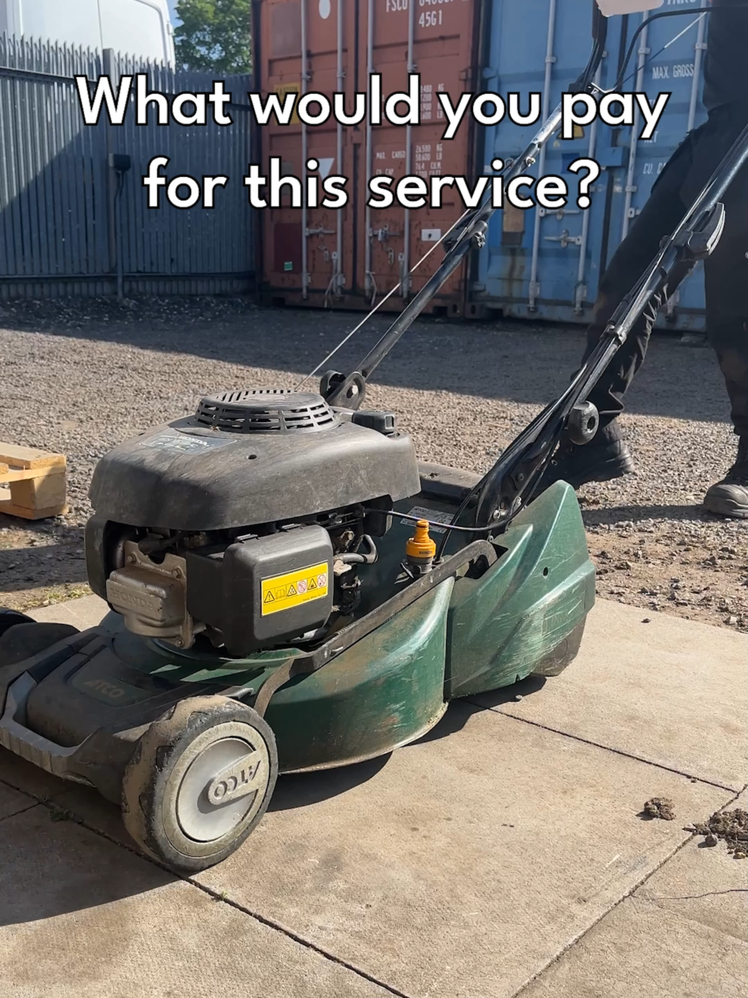 What would you pay? Comment below #fyp #gardening #gardenmachinery #lawnmowers #mower #lawncare #service #asmr #workshop #tiktokworkshop #techniciansoftiktok #processvideo #cleaning