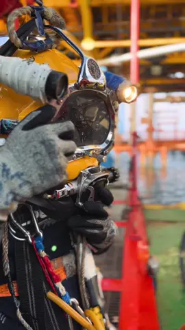 cek cek ombak 🌊 pemeriksaan konstruksi bawah laut #pelautindonesia #offshorelife 