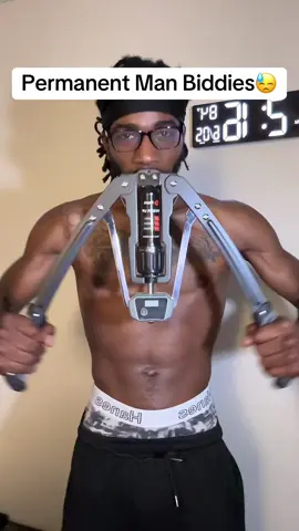 this chest trainer is super high quality and gives you a crazy build‼️ #gym #GymTok #TikTokShop #homegym #chest #chestworkout #chestclip #workout #homeworkout 