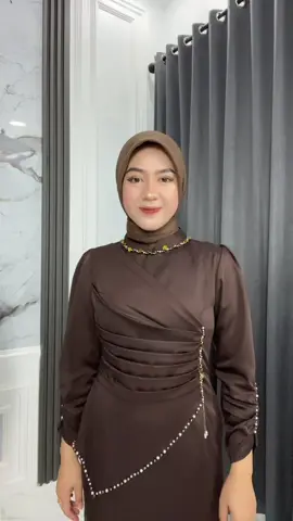 Dress cantik simpel buat acara kondangan nya nih🥰#tsurayyamoslemwear #yumnareborn #kondanganoutfit #dresskondangan #fyppp #promogajian 